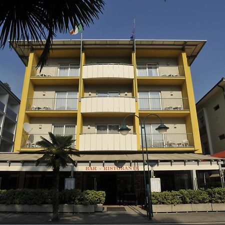 Hotel Primo ริวาเดลการ์ดา ภายนอก รูปภาพ