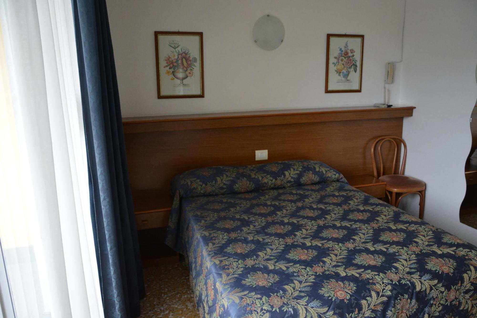 Hotel Primo ริวาเดลการ์ดา ภายนอก รูปภาพ