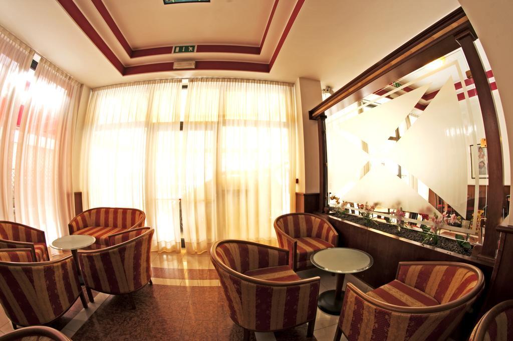 Hotel Primo ริวาเดลการ์ดา ภายนอก รูปภาพ