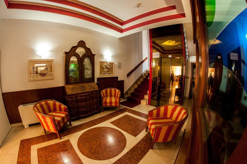 Hotel Primo ริวาเดลการ์ดา ภายนอก รูปภาพ