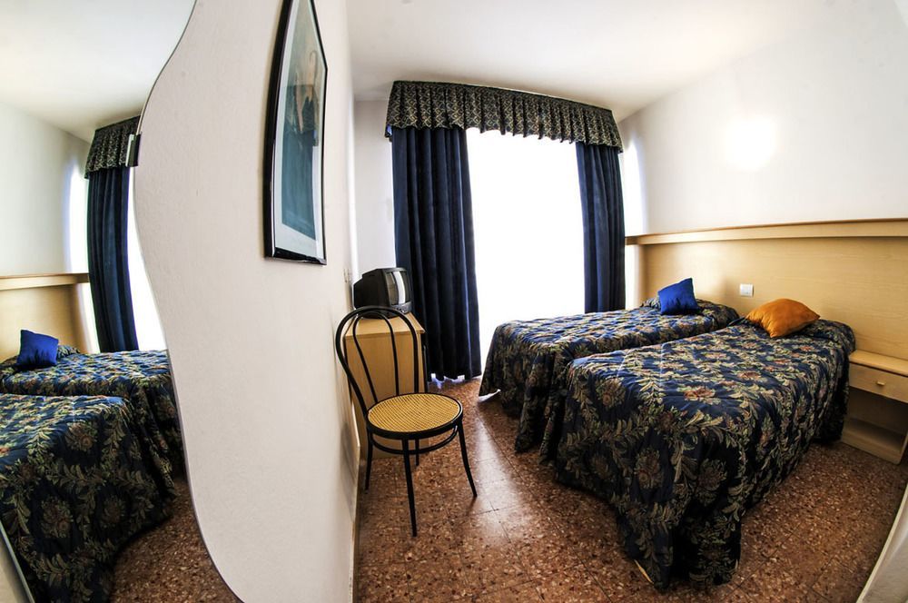 Hotel Primo ริวาเดลการ์ดา ภายนอก รูปภาพ