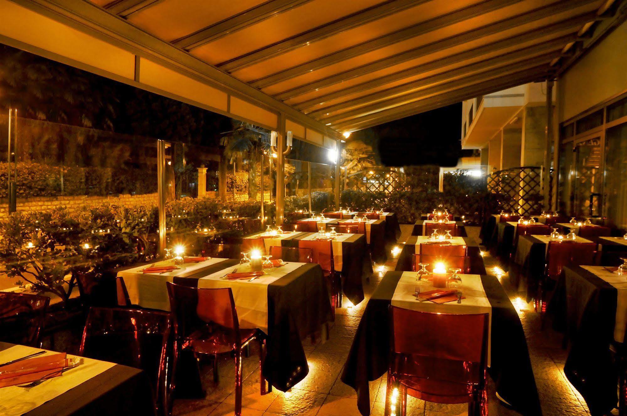 Hotel Primo ริวาเดลการ์ดา ภายนอก รูปภาพ