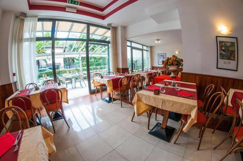 Hotel Primo ริวาเดลการ์ดา ภายนอก รูปภาพ